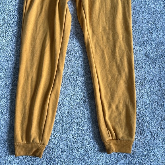 Guess Yellow Fleece Jogger Sweatpants – Size S, Elastic Waistband - Picture 4 of 9